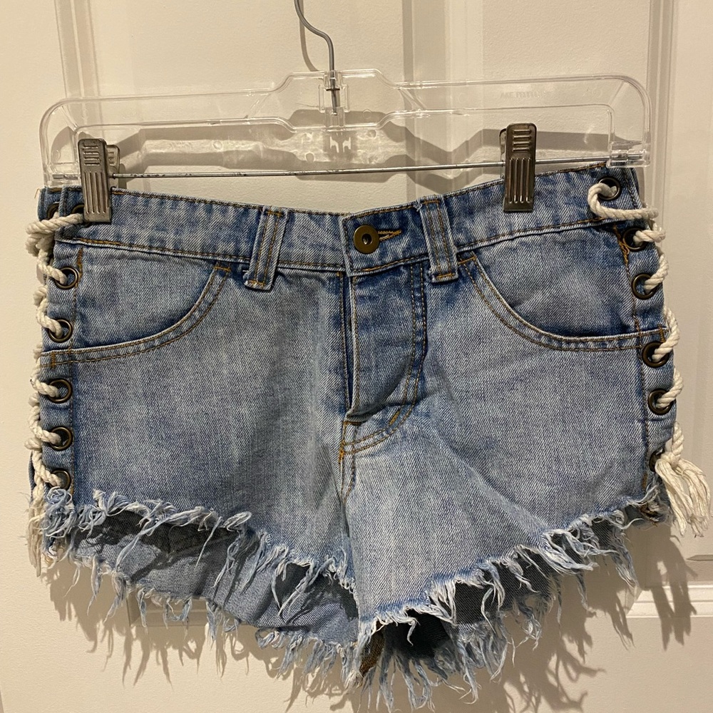 Vintage Havana Tied Button-Up Denim Shorts